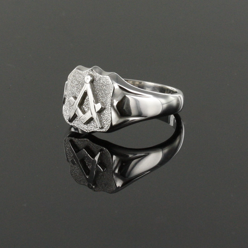 Shield Head Silver Masonic Signet Ring Bearing the Square & Compass Symbol/Seal
