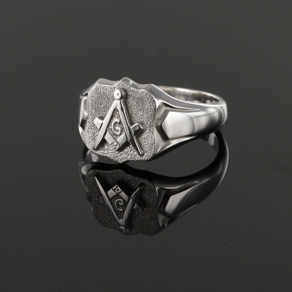 Shield Head Silver Masonic Signet Ring Bearing the Square & Compass Symbol/Seal