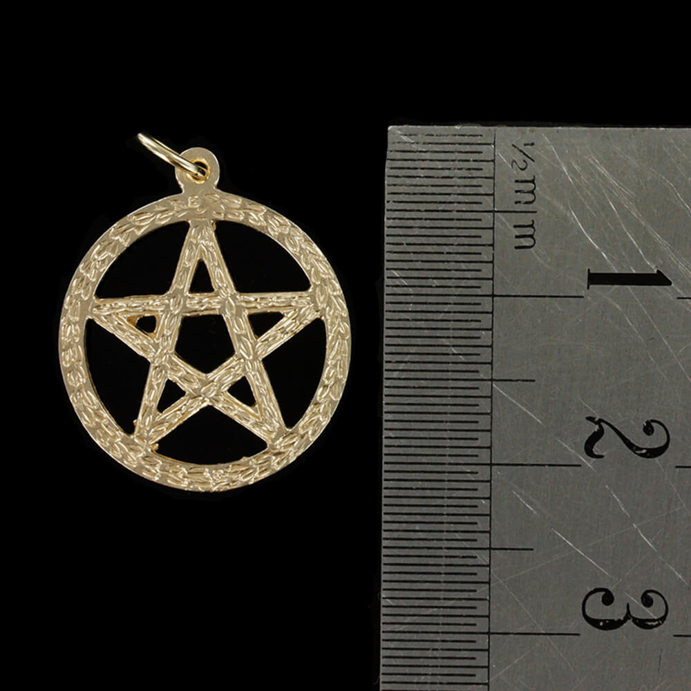 Small Circle Sacred Pentagram Pendant in Gold (17mm⌀)
