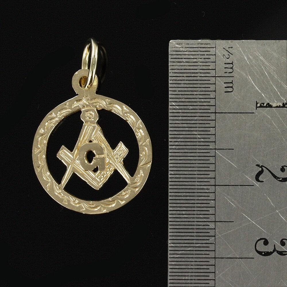 Small Circle Pendant in Gold with the Square and Compass Symbol